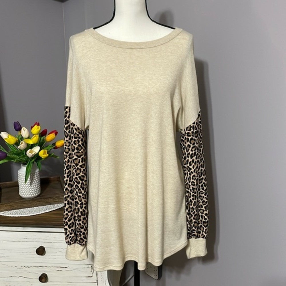 Lavish L Top with Leopard Animal Print Long Sleeves